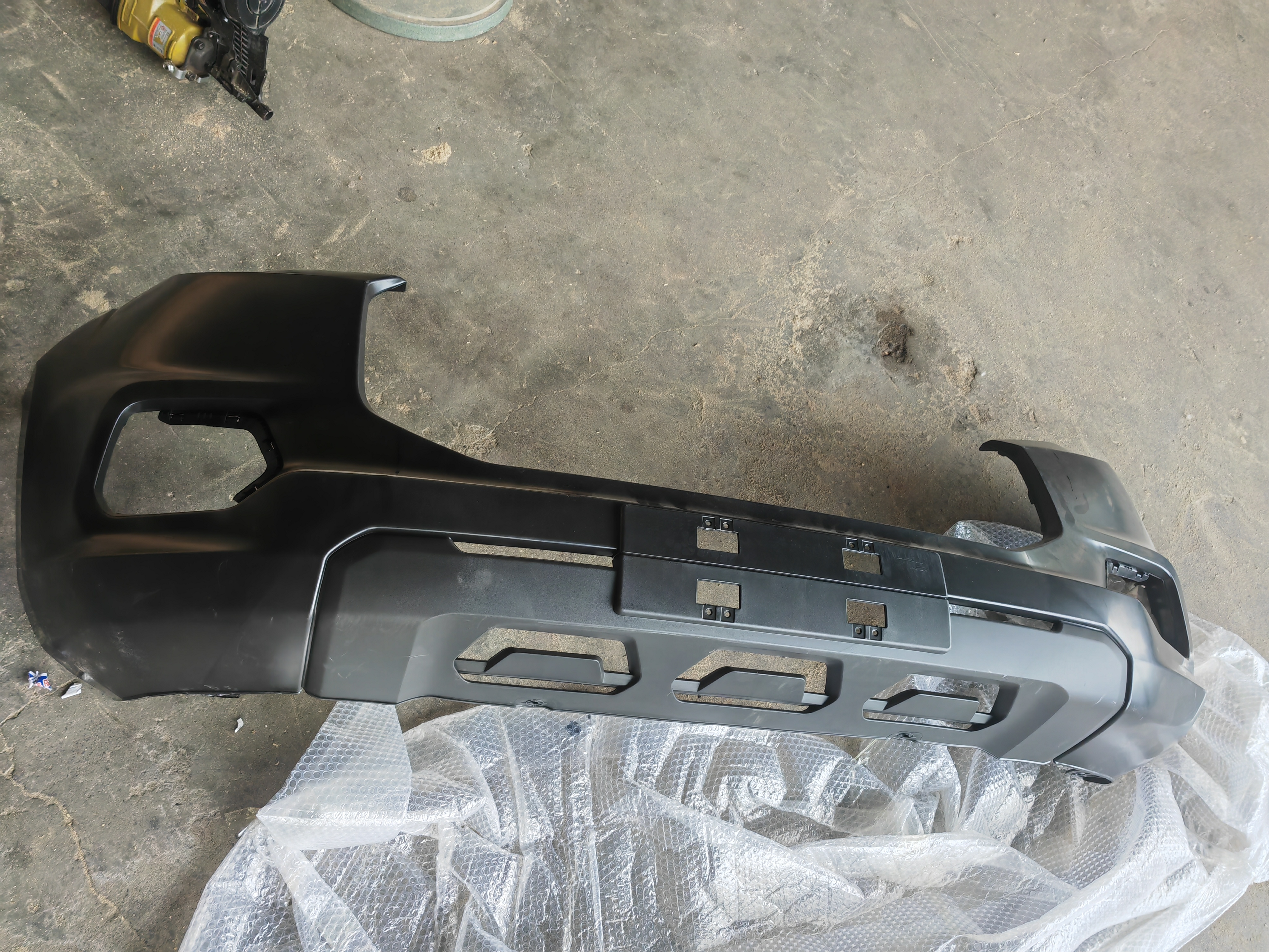 Zibo Baiwang Machinery Equipment Co., Ltd. berjaya mengeksport YUHU 7 bahagian auto ke Afghanistan, menguatkan 'Belt dan Jalan ' Kerjasama Antarabangsa