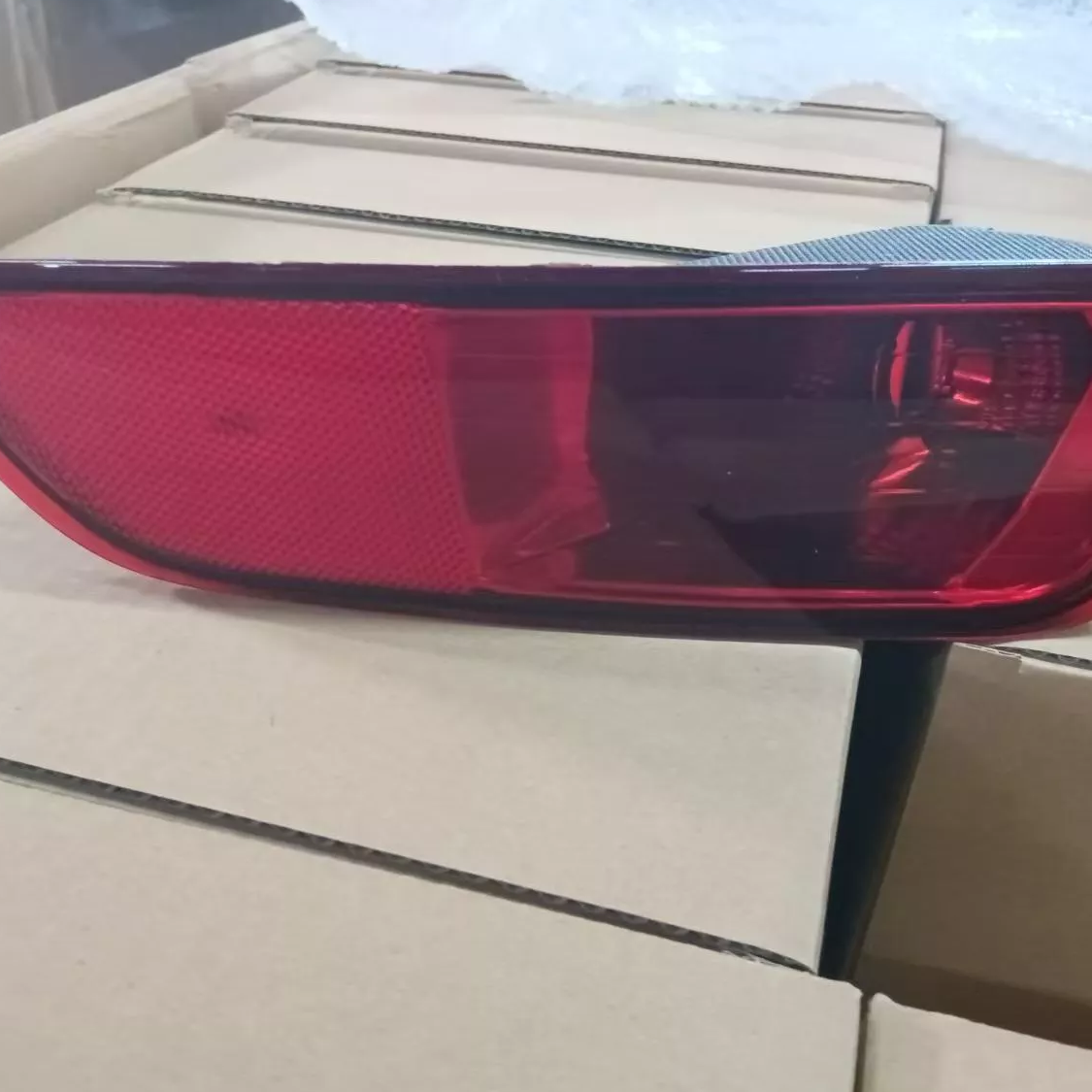 Zibo Baiwang Machinery Equipment Co., Ltd. Mencapai Terobosan dalam Eksport Antarabangsa: 100 unit lampu Volvo berjaya dihantar