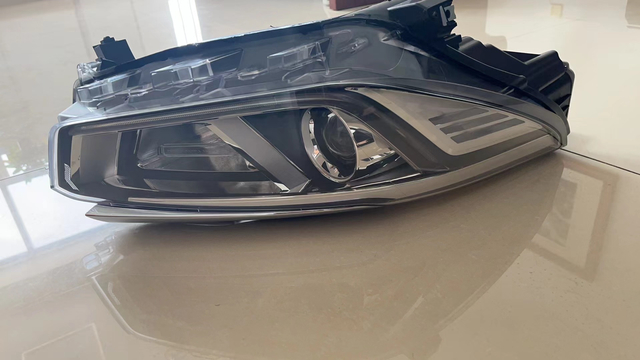 Lampu depan kanan diperlukan untuk 2021 Semua BYD S2 Elektrik